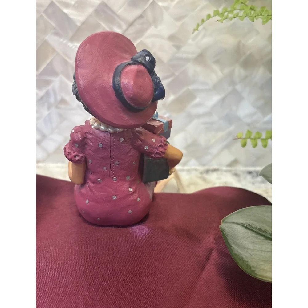Russ this figurine